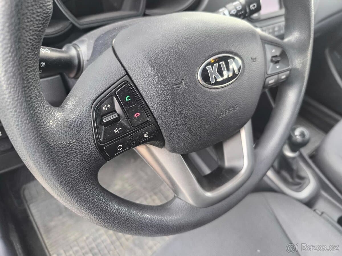 2014 Kia RIO - 14