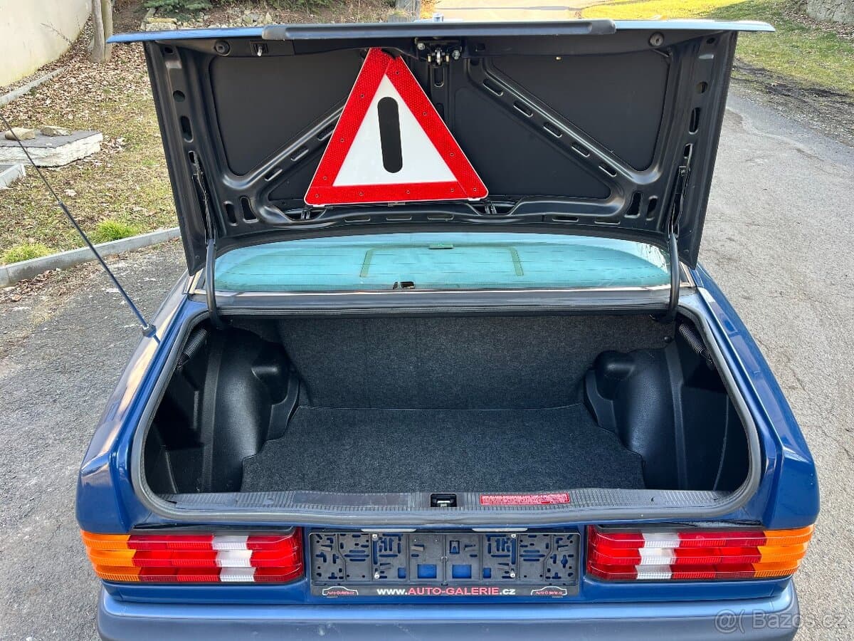 1990 Mercedes-Benz 190 - 14