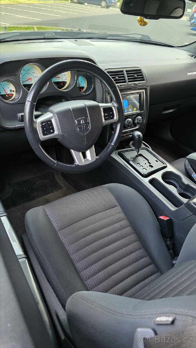 2011 Dodge CHALLENGER - 14