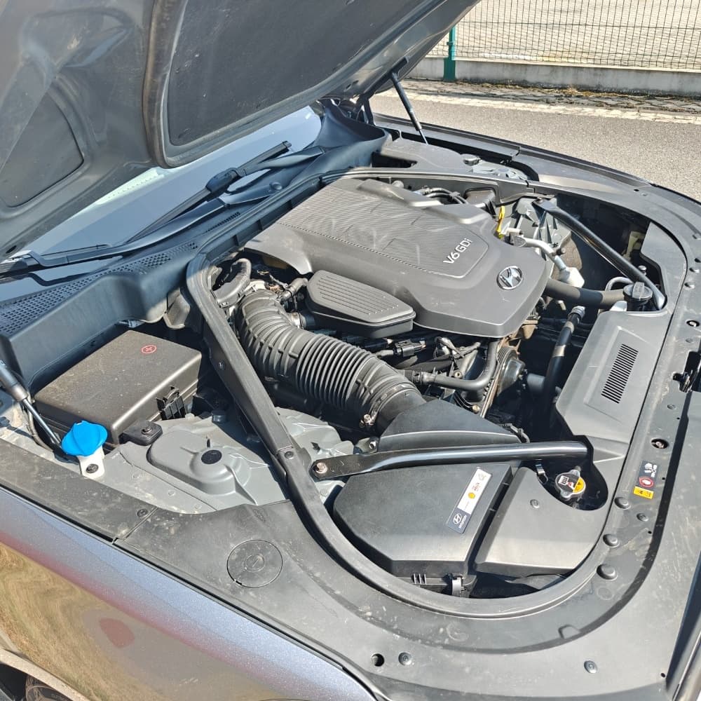 2015 Hyundai GENESIS - 14