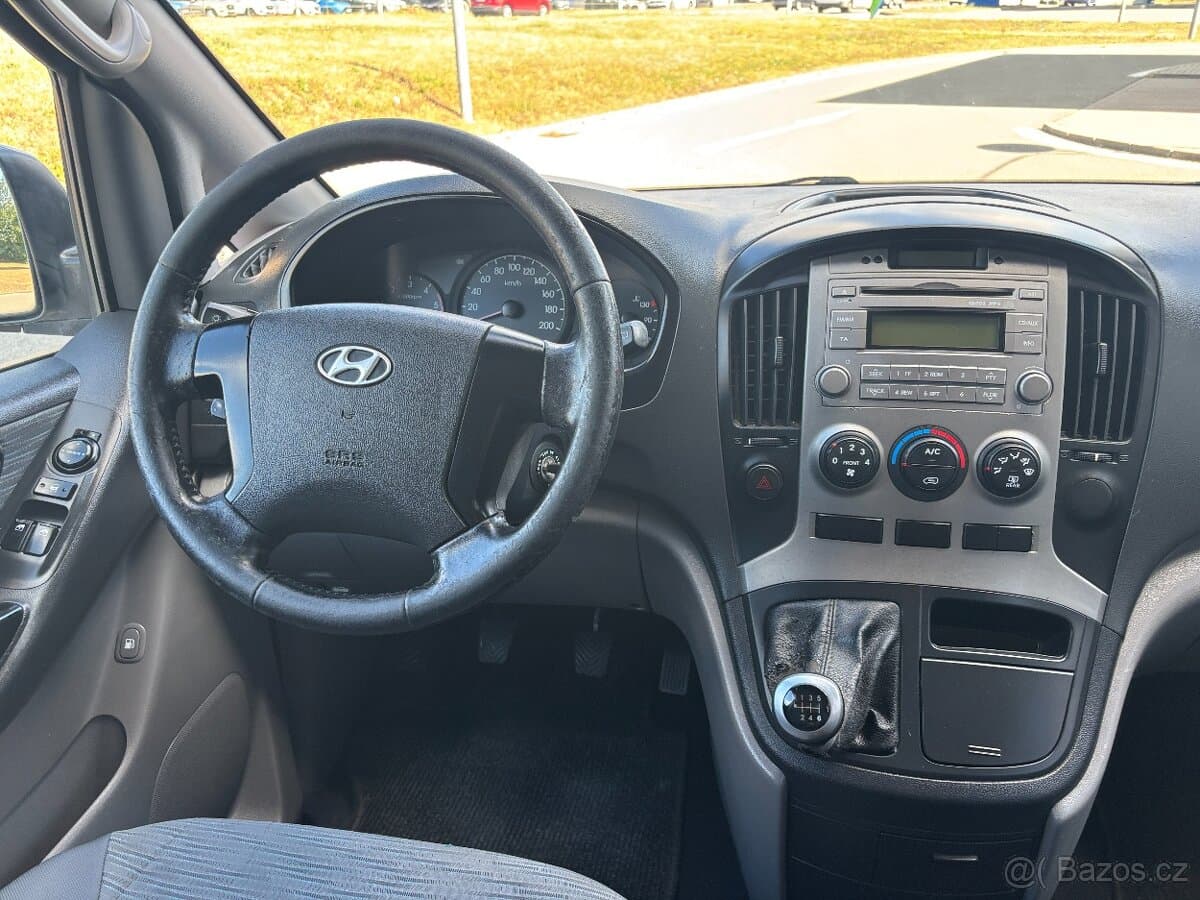 2013 Hyundai H-1 - 14