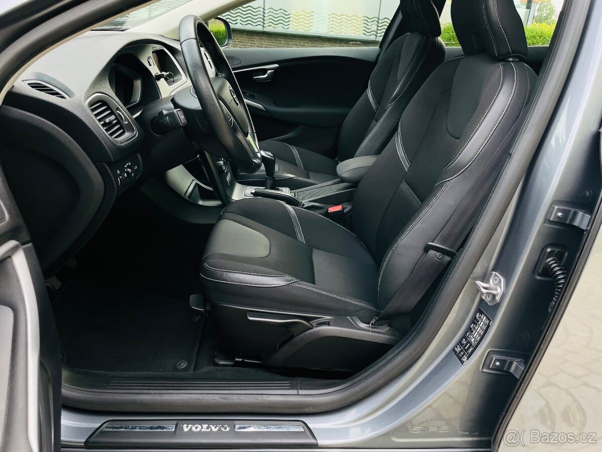 2018 Volvo V40 - 14
