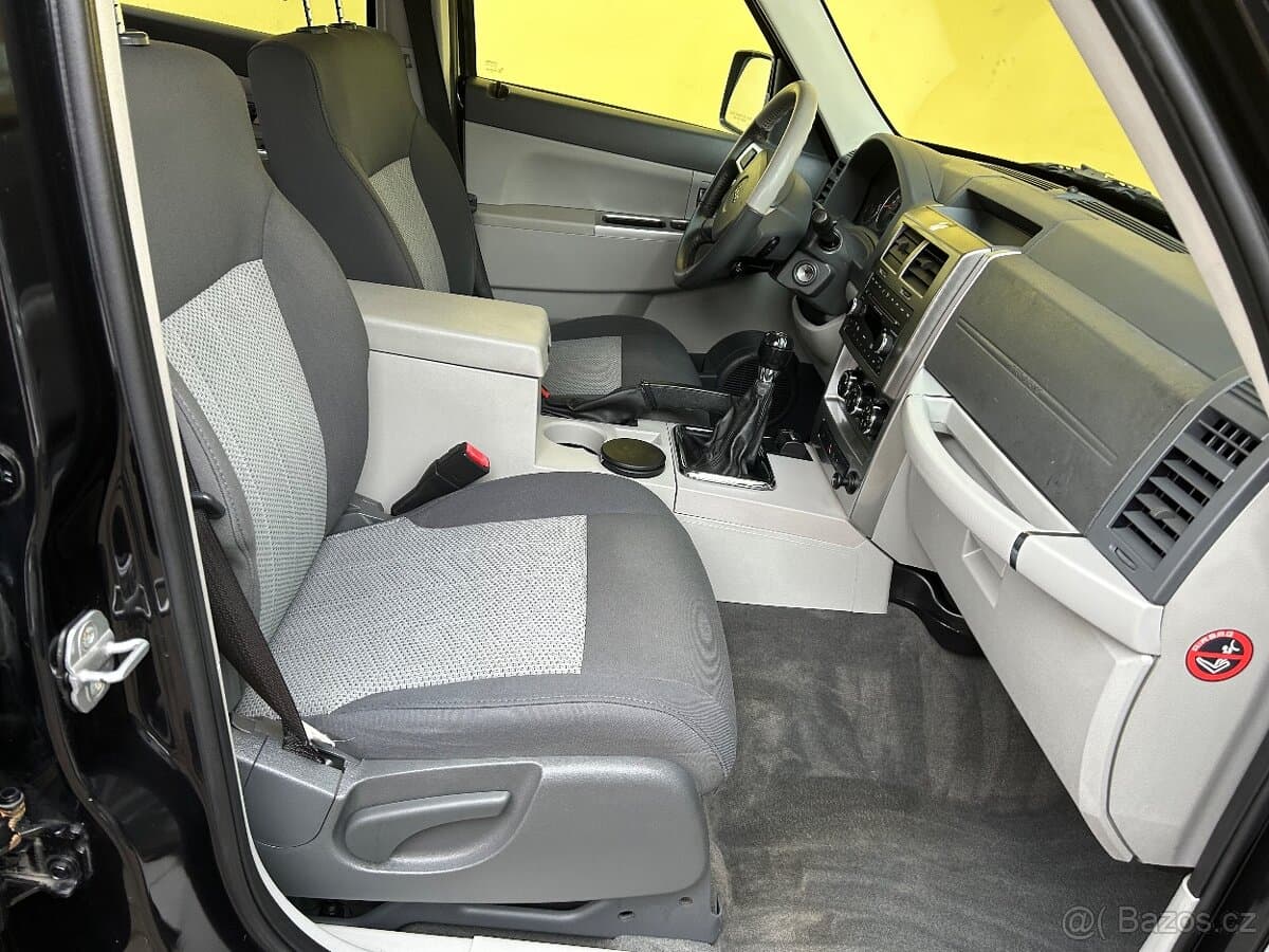 2009 Jeep CHEROKEE - 14
