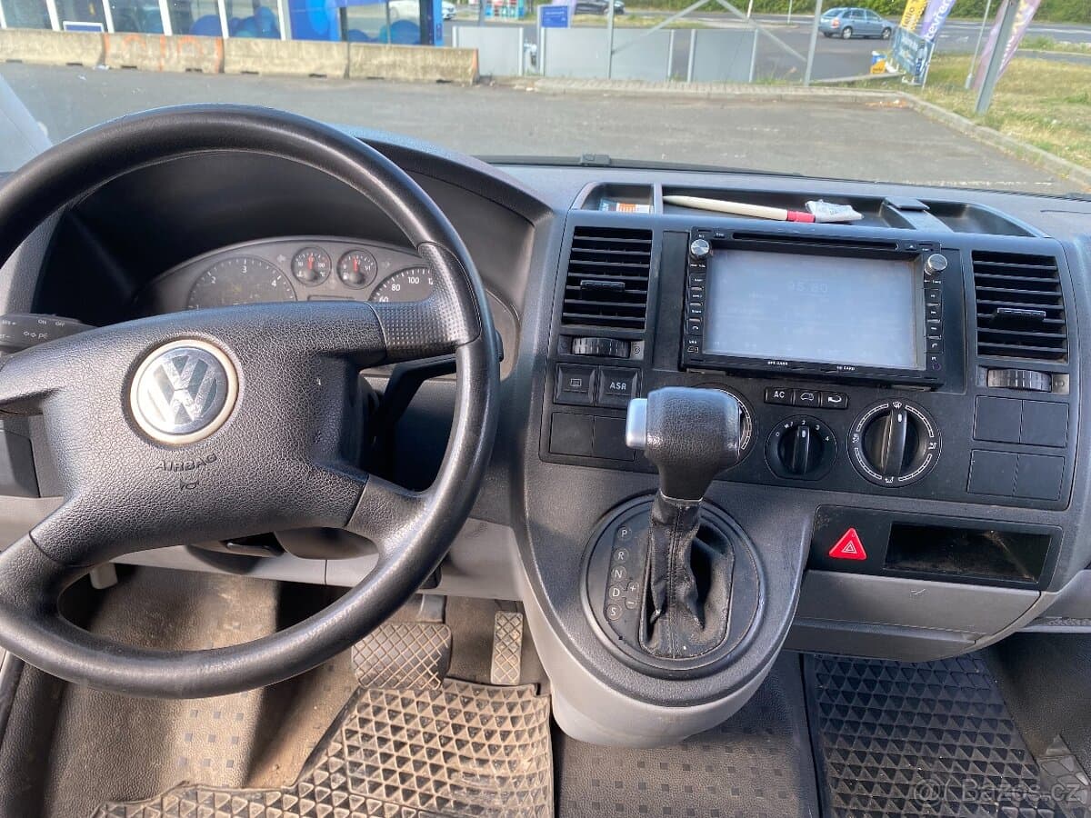 2004 Volkswagen CARAVELLE - 14