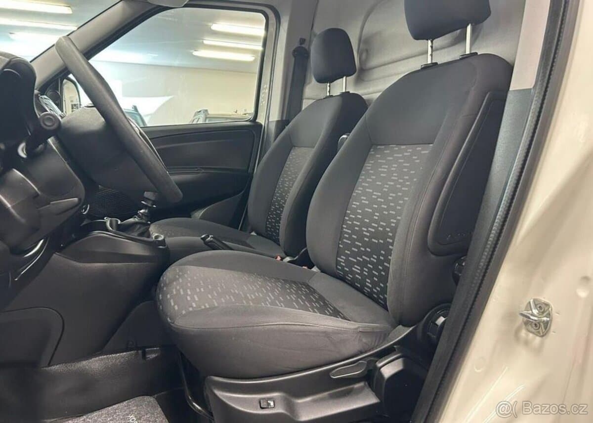 2015 Opel COMBO - 14