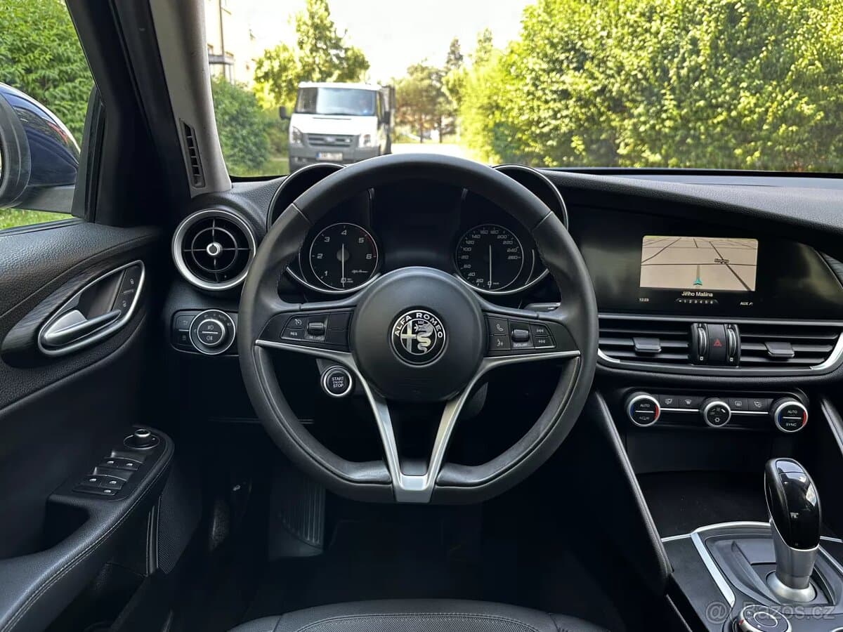 2018 Alfa Romeo GIULIA - 14