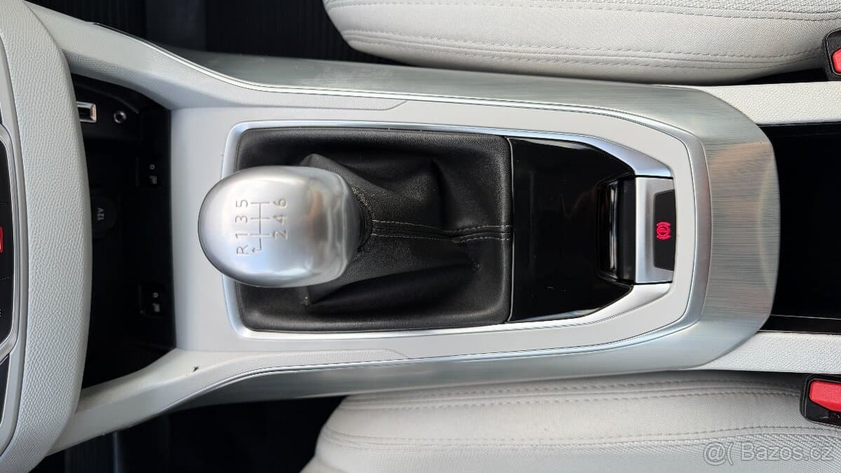 2016 Peugeot 308 - 14