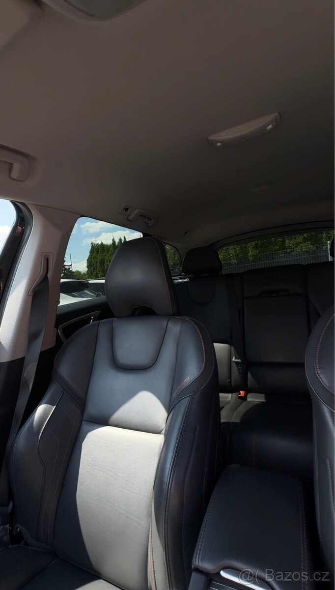 2016 Volvo XC60 - 14