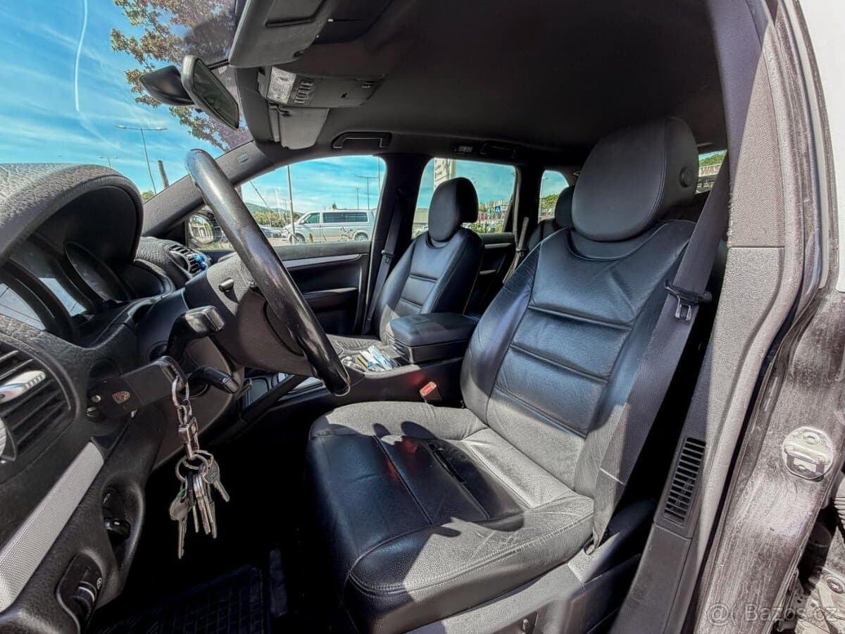 2010 Porsche CAYENNE - 14
