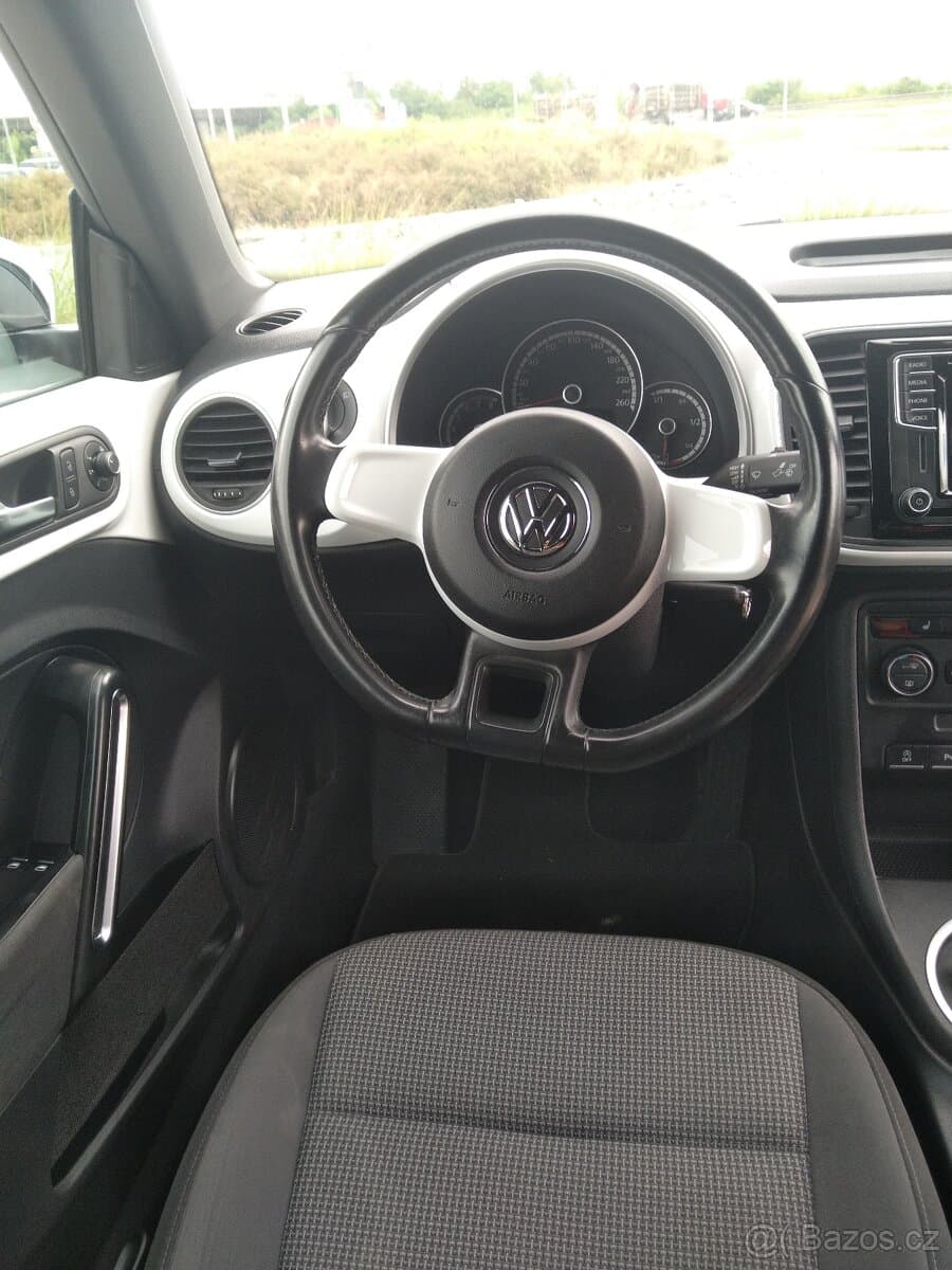 2016 Volkswagen BEETLE - 14