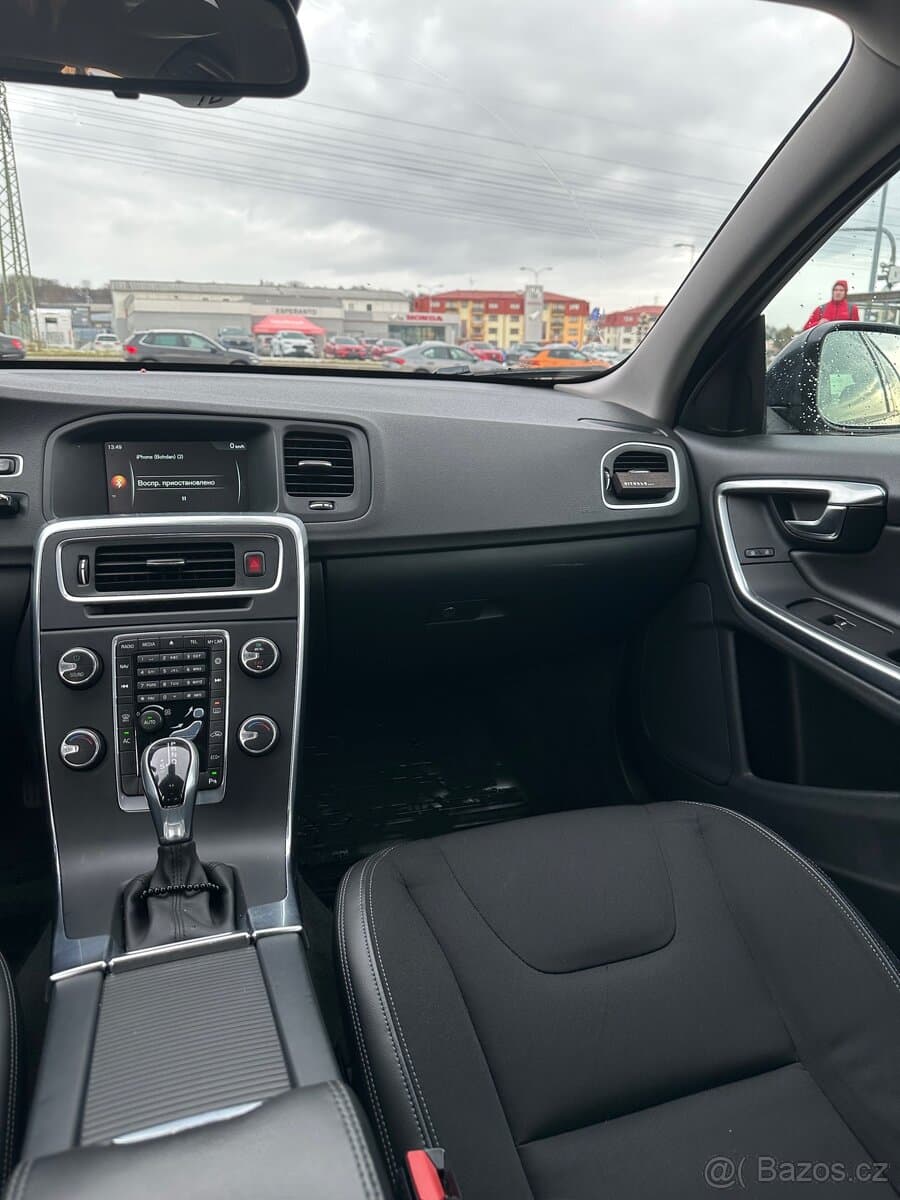 2016 Volvo S60 - 14