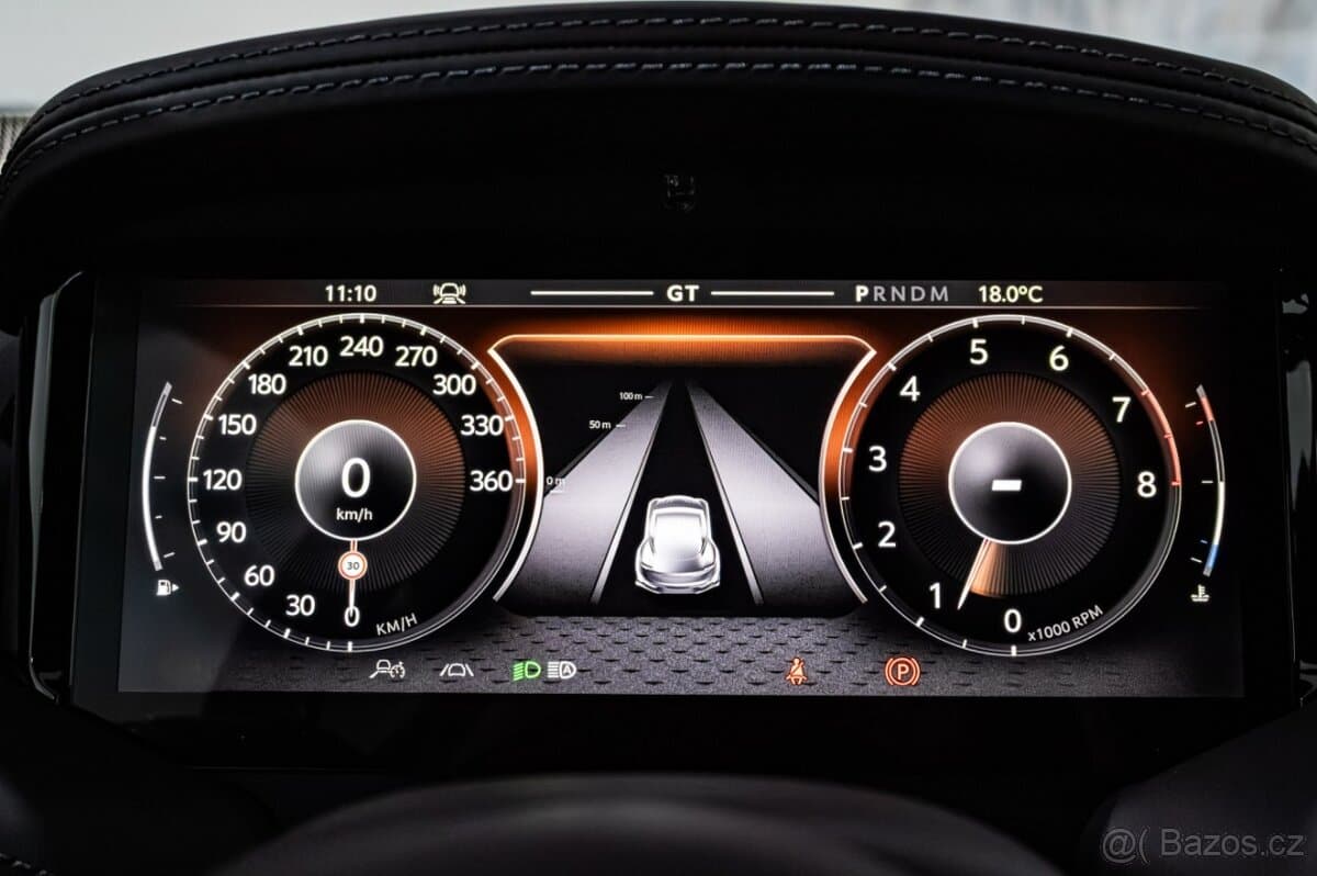 2025 Aston Martin DB12 - 14