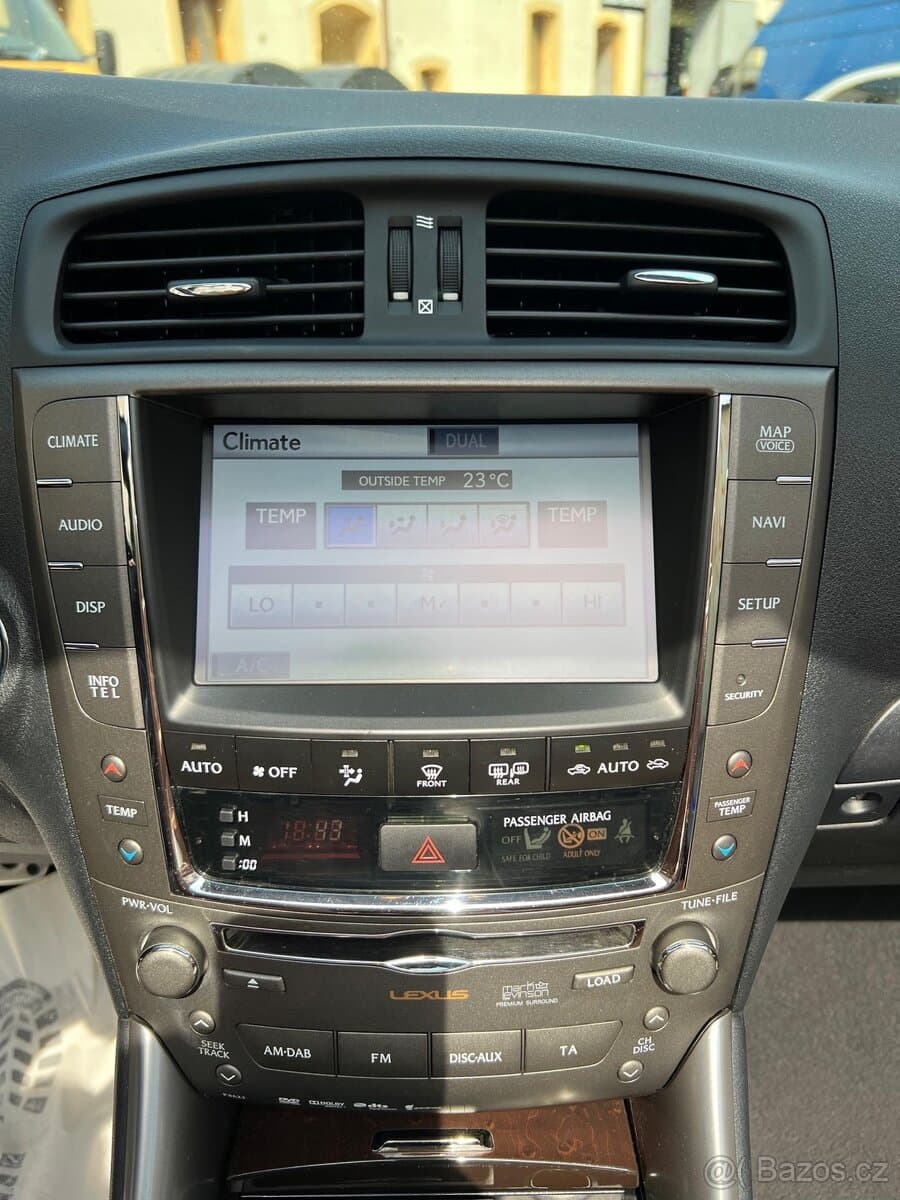 2010 Lexus IS - 14