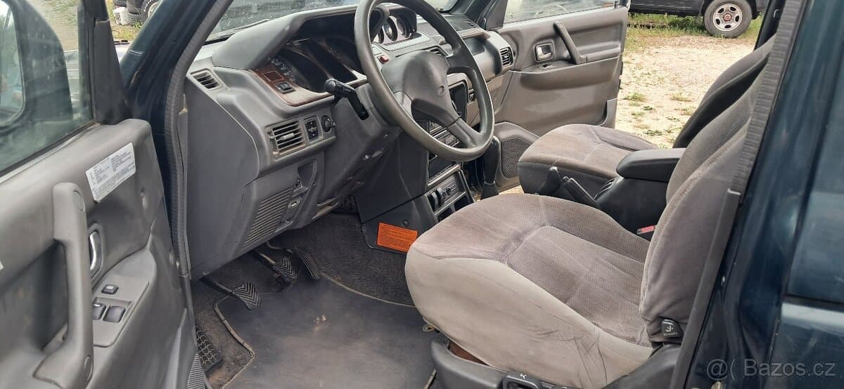 1998 Mitsubishi PAJERO - 14