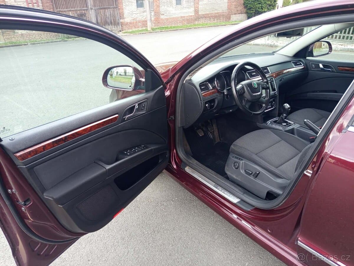 2010 Škoda SUPERB - 14