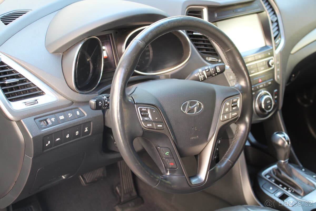 2017 Hyundai SANTA FE - 14