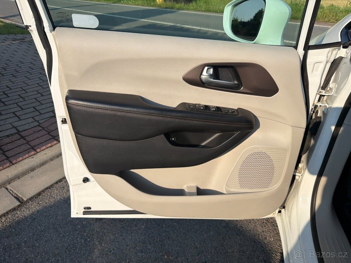 2019 Chrysler PACIFICA - 14