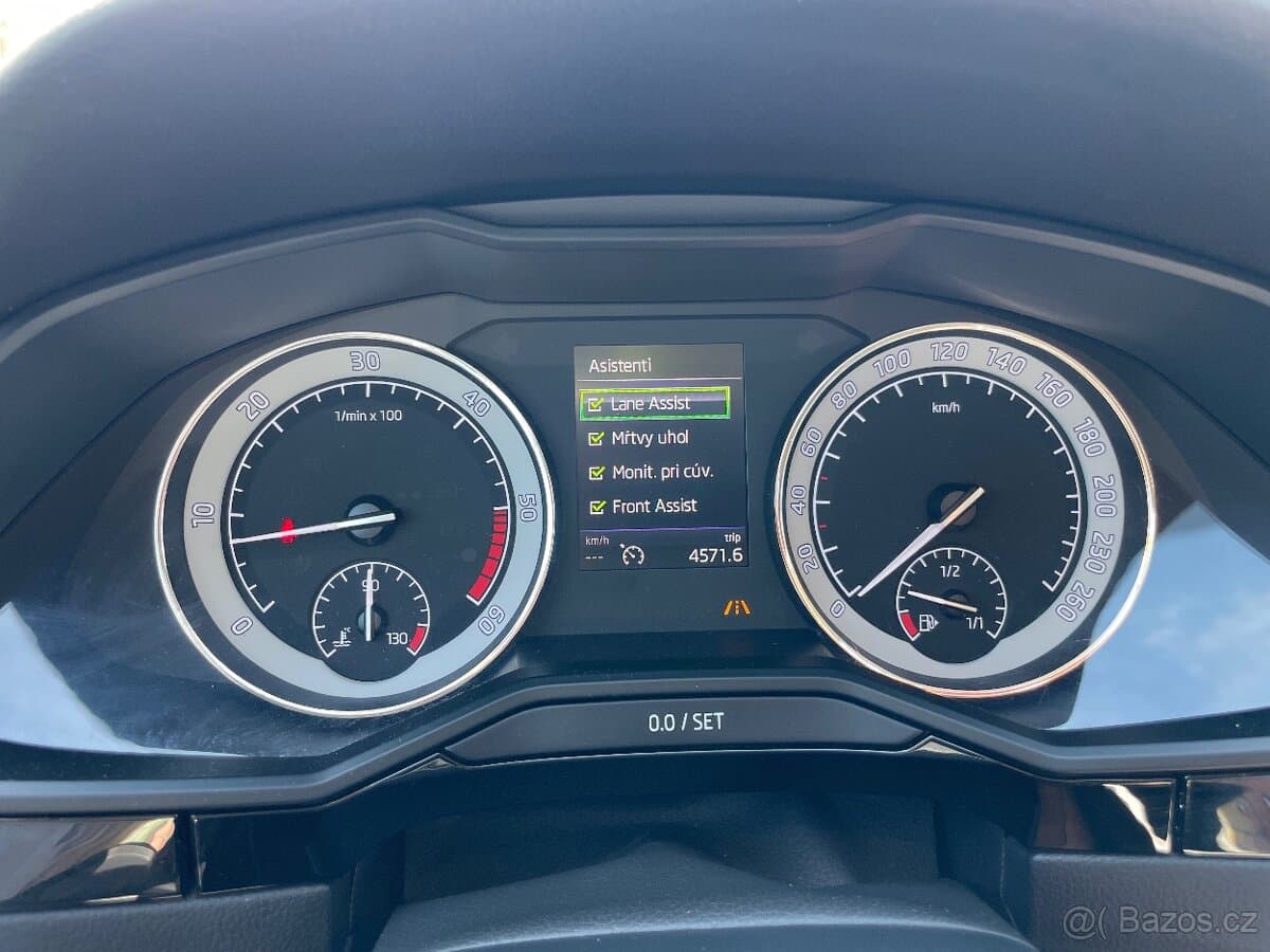 2018 Škoda SUPERB - 14