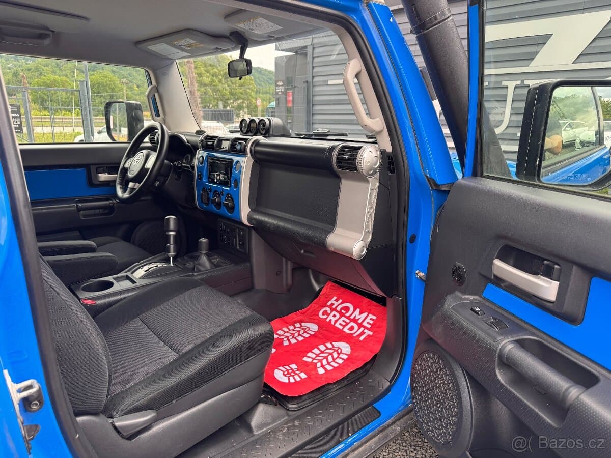 2008 Toyota FJ - 14