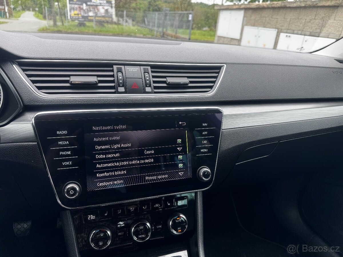 2018 Škoda SUPERB - 14