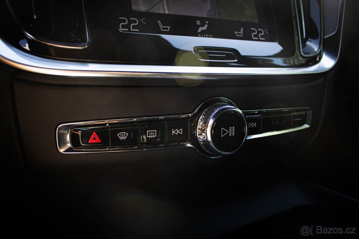 2018 Volvo V60 - 14