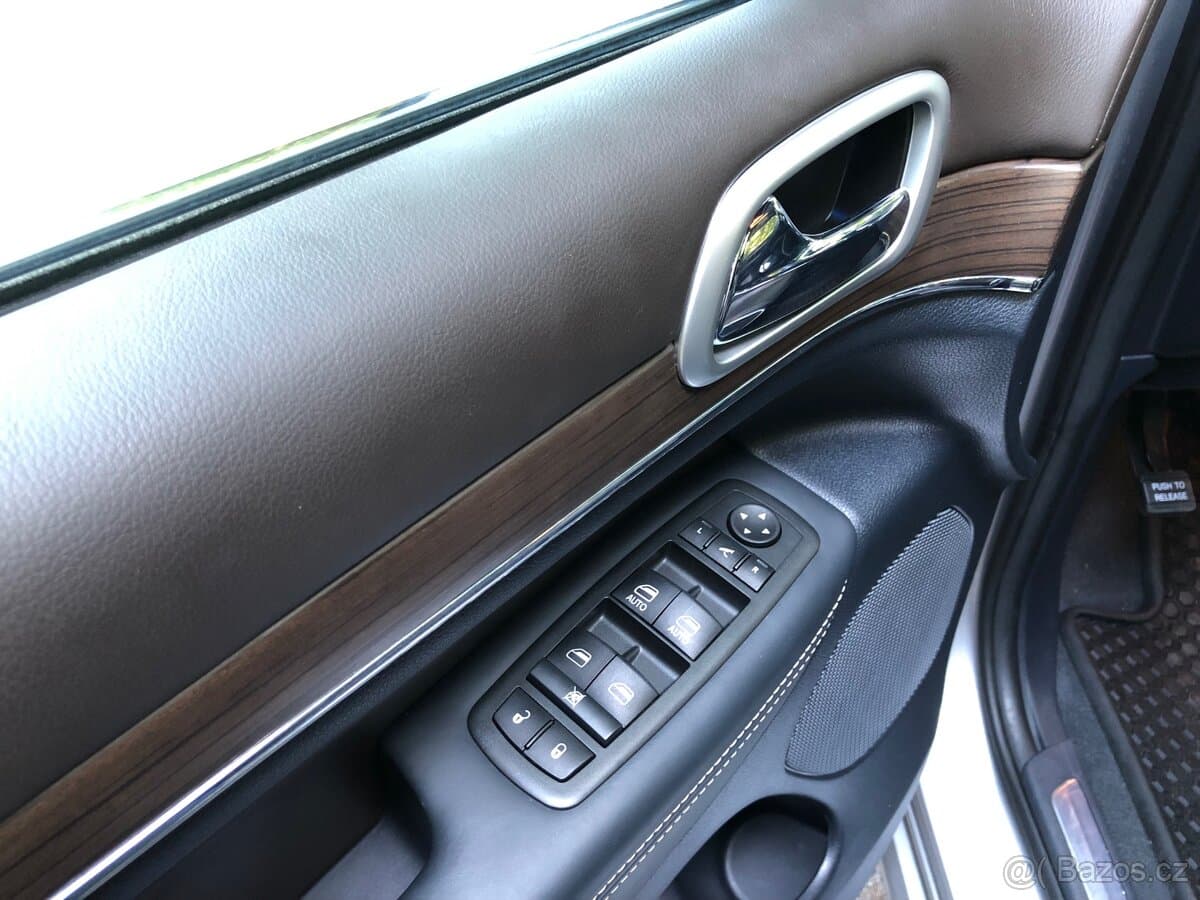 2014 Jeep CHEROKEE - 14