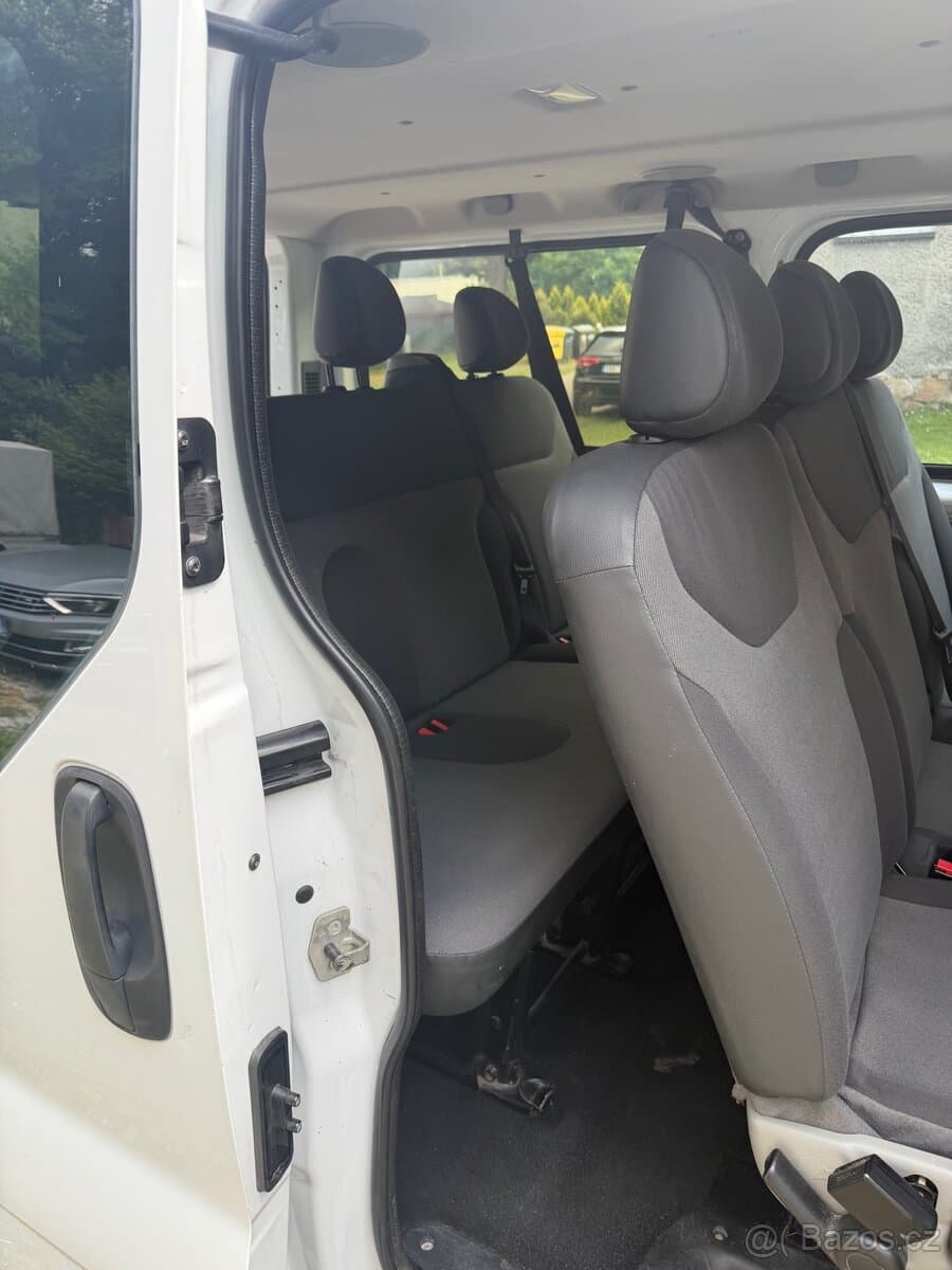 2011 Renault TRAFIC - 14