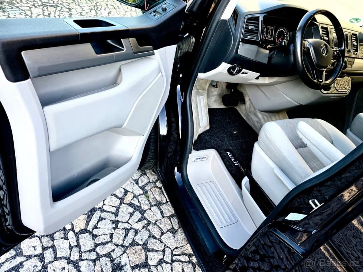 2015 Volkswagen MULTIVAN - 14