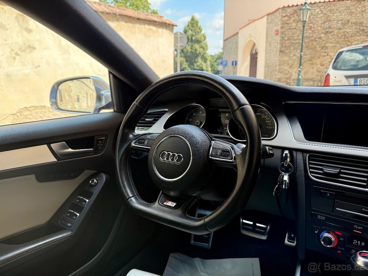 2012 Audi S5 - 14
