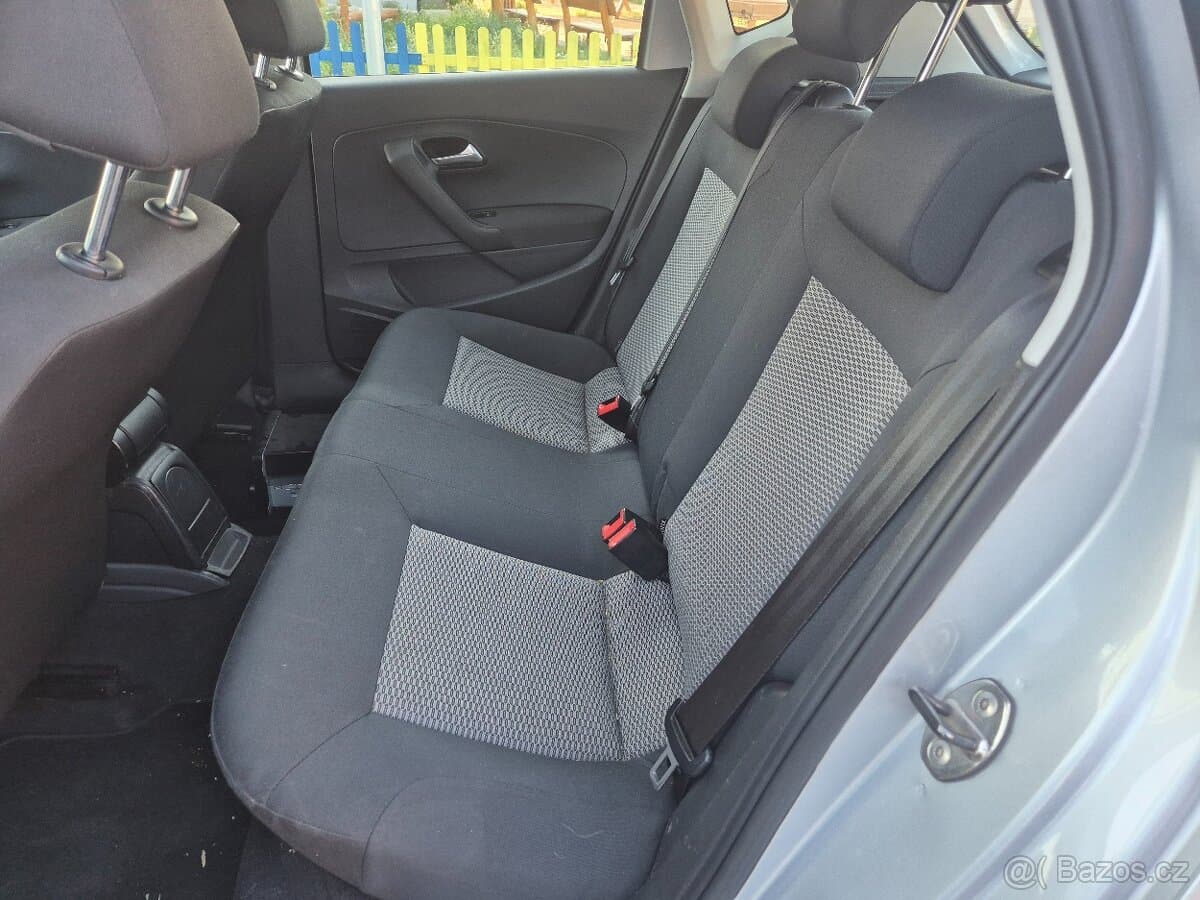 2011 Volkswagen POLO - 14