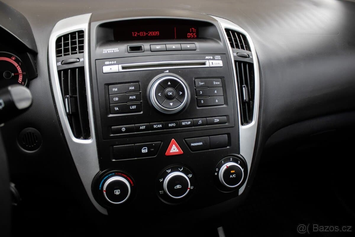 2011 Kia PROCEED - 14