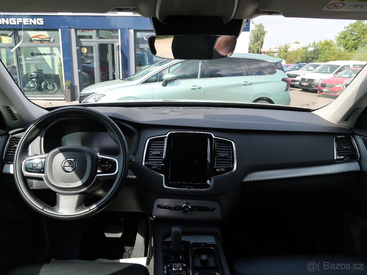 2021 Volvo XC90 - 14