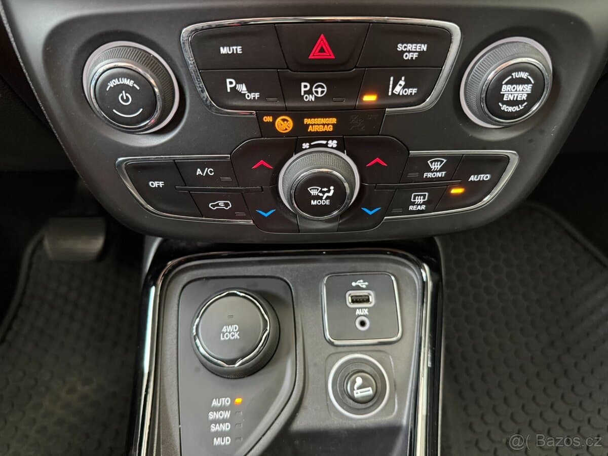 2018 Jeep COMPASS - 14