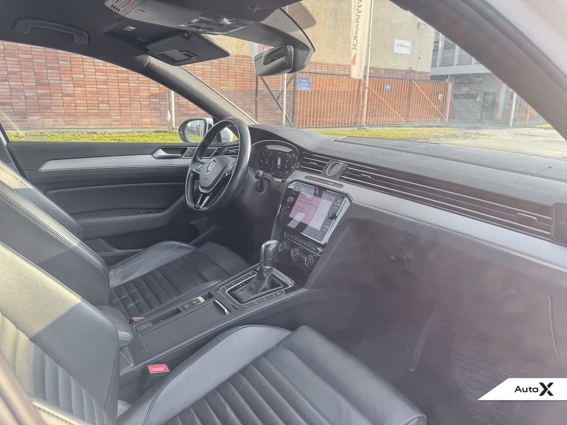2019 Volkswagen PASSAT - 14