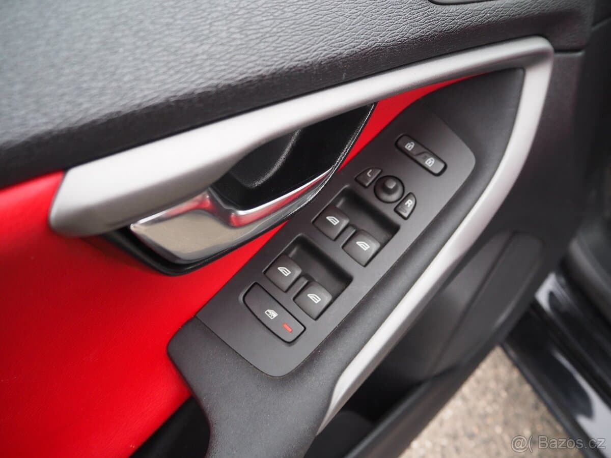 2015 Volvo V40 - 14