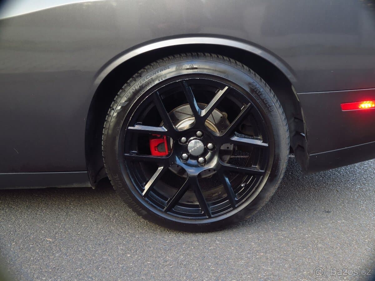 2015 Dodge CHALLENGER - 14