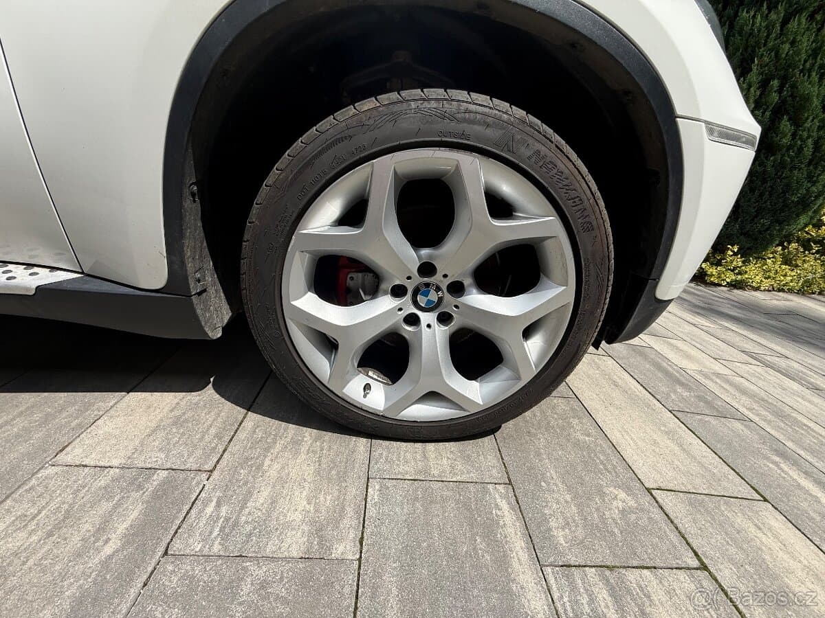 2010 BMW X6 - 14