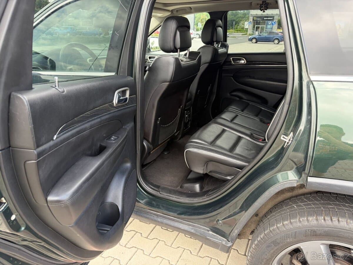 2011 Jeep CHEROKEE - 14
