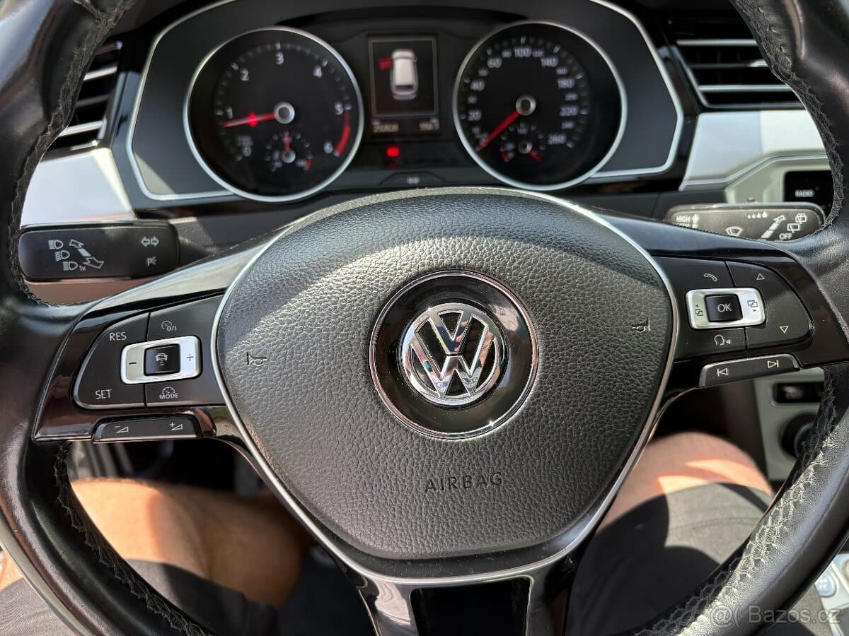 2018 Volkswagen PASSAT - 14