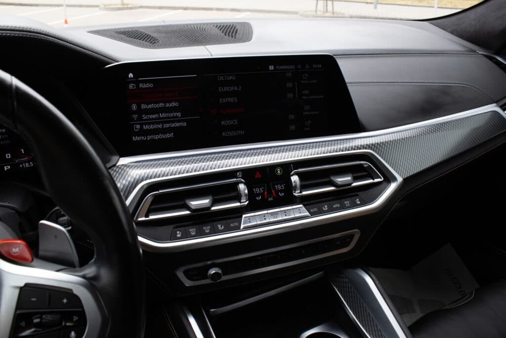 2021 BMW X6 - 14