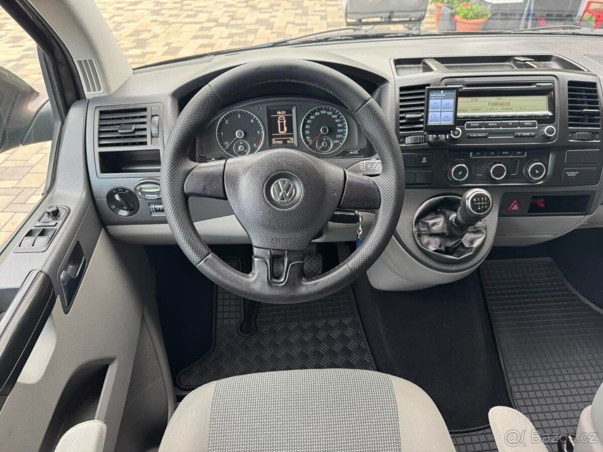 2010 Volkswagen CARAVELLE - 14