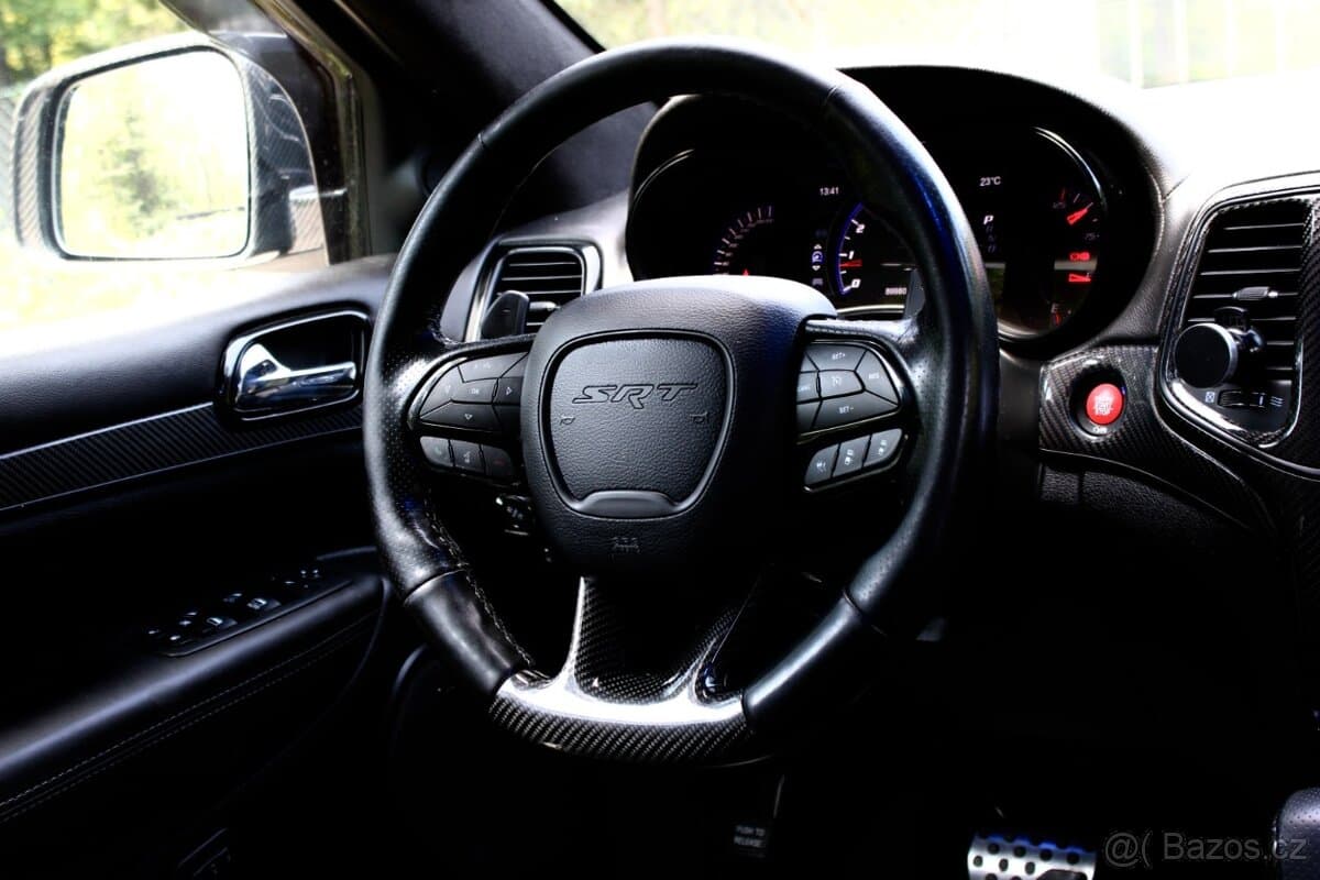 2019 Jeep CHEROKEE - 14