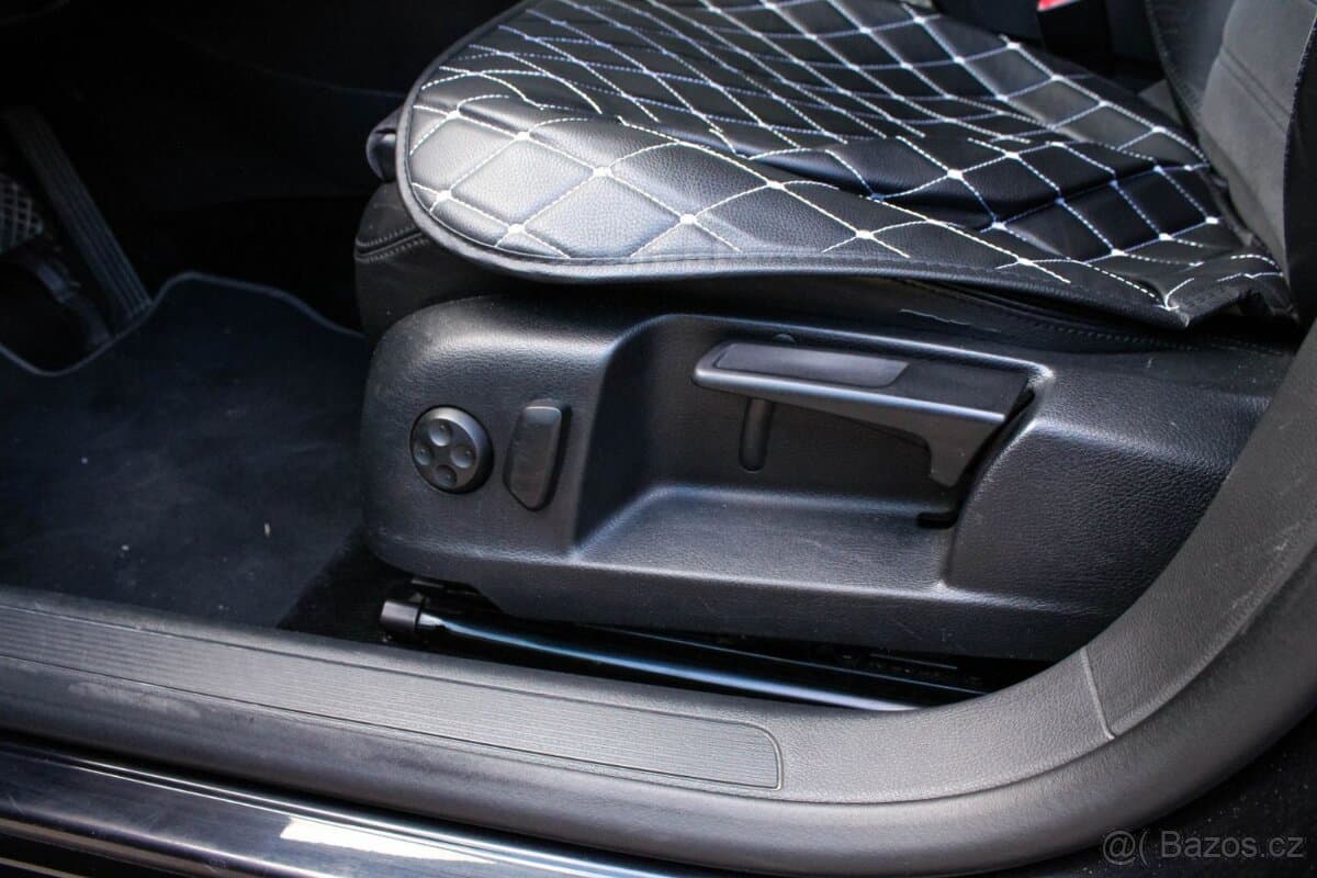 2010 Volkswagen PASSAT - 14