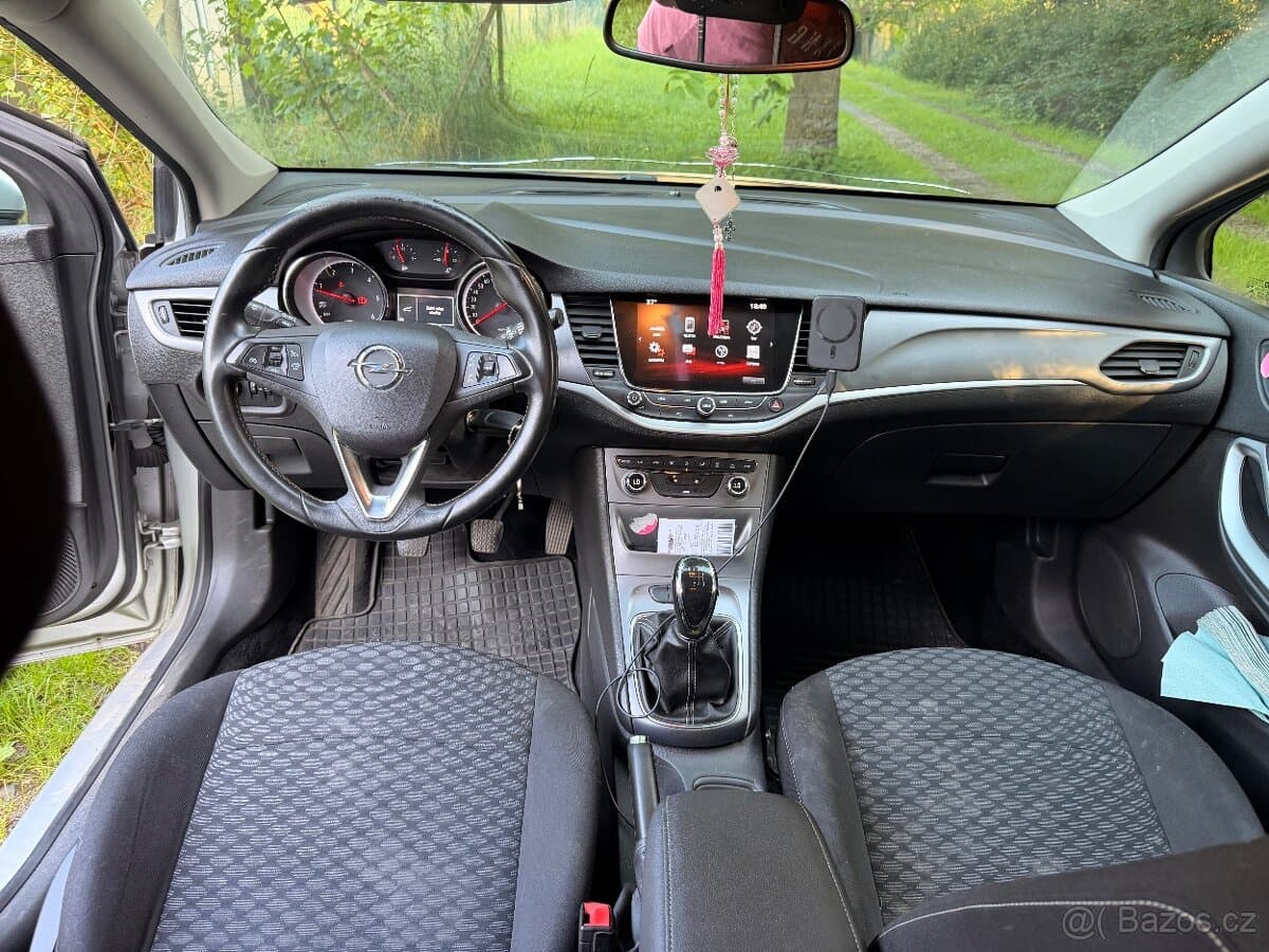 Opel ASTRA - 14