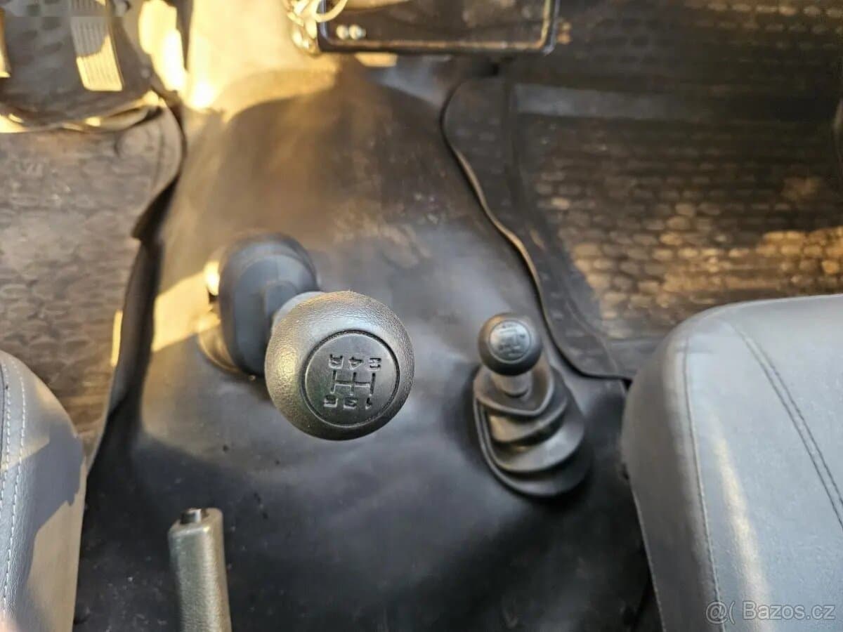 2016 UAZ HUNTER - 14