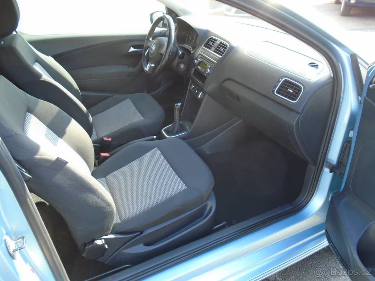 2011 Volkswagen POLO - 14