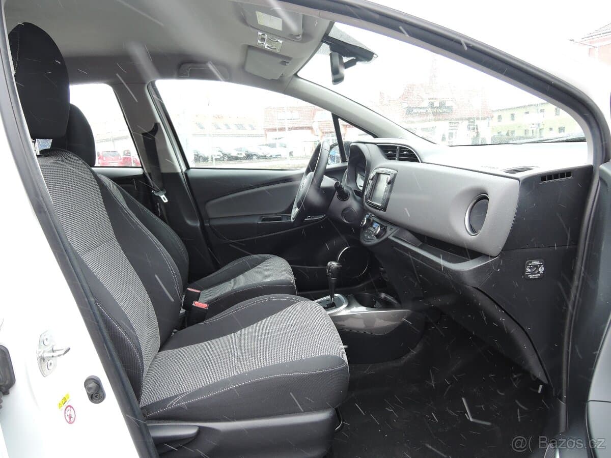 2015 Toyota YARIS - 14