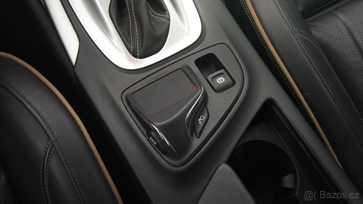 2015 Opel INSIGNIA - 14