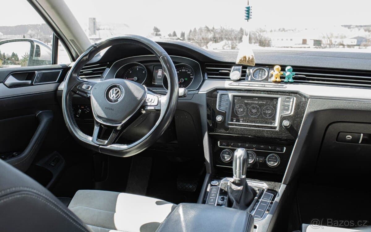 2016 Volkswagen PASSAT - 14