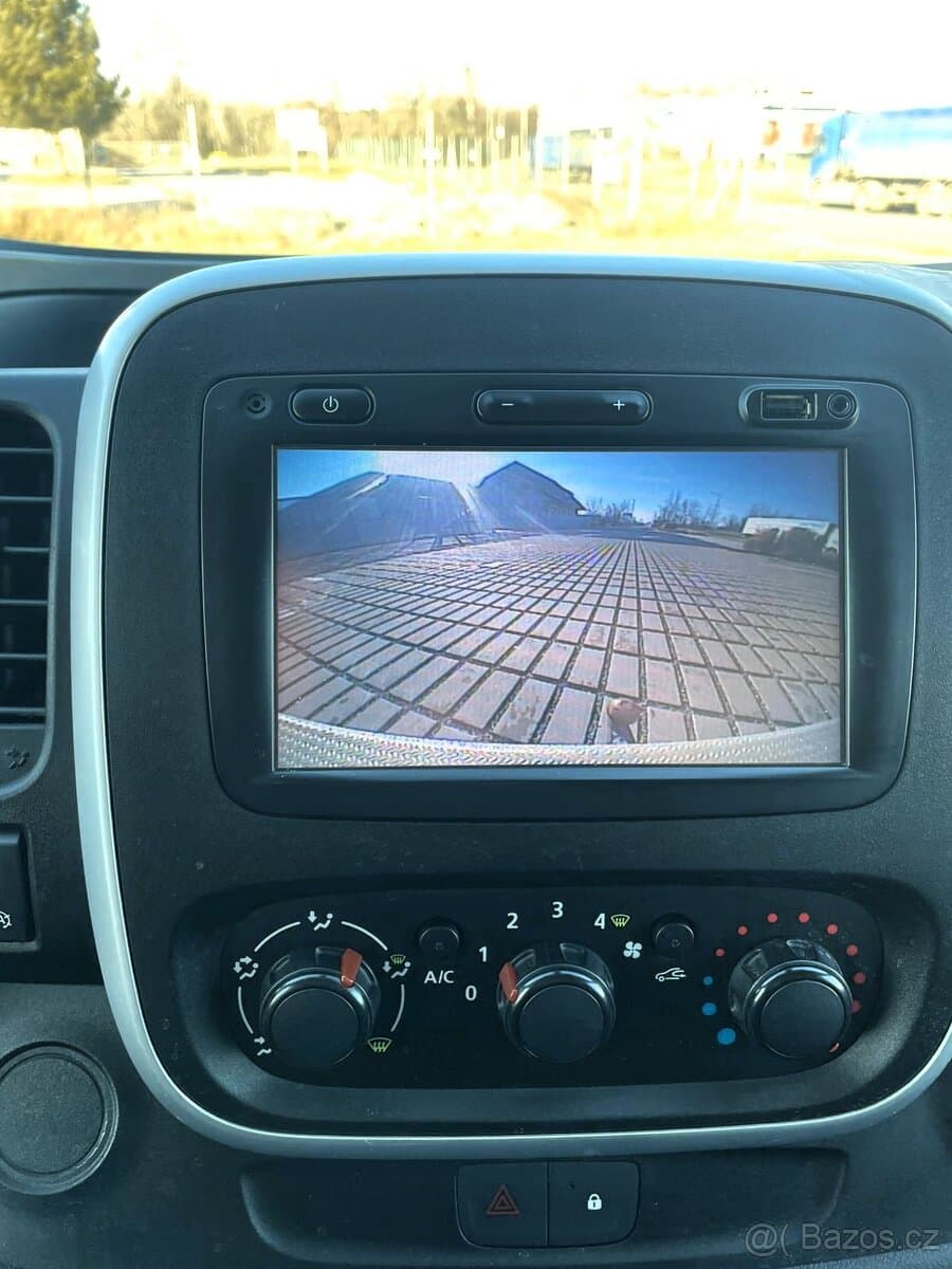 2015 Renault TRAFIC - 14